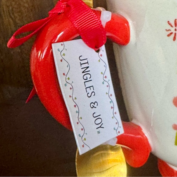 Gingerbread Man Mug with Christmas Tree Stirrer - Potter’s Studio Jingles & Joy - Picture 9 of 15